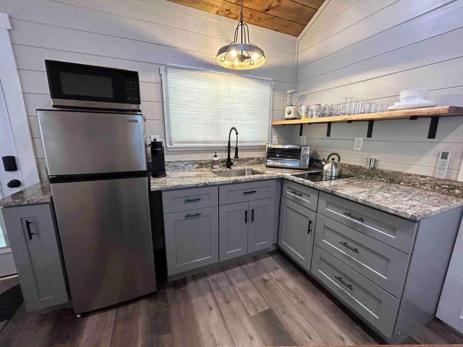 Blissful Nook Tiny Home ~ Cozy Retreat W/ Hot Tub; Near Town And Deep Creek Брайсън Сити Екстериор снимка