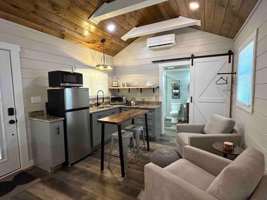 Blissful Nook Tiny Home ~ Cozy Retreat W/ Hot Tub; Near Town And Deep Creek Брайсън Сити Екстериор снимка
