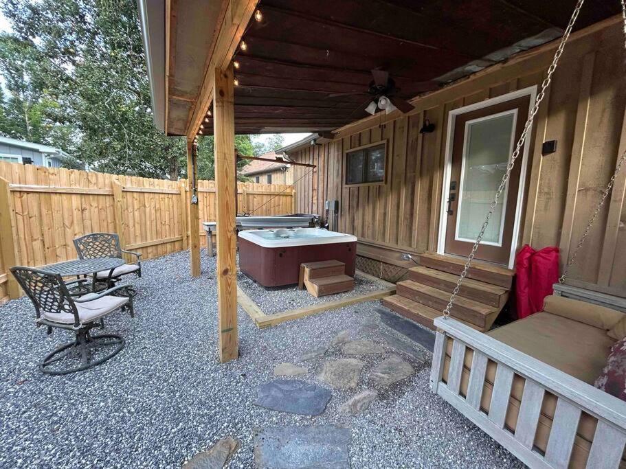 Blissful Nook Tiny Home ~ Cozy Retreat W/ Hot Tub; Near Town And Deep Creek Брайсън Сити Екстериор снимка