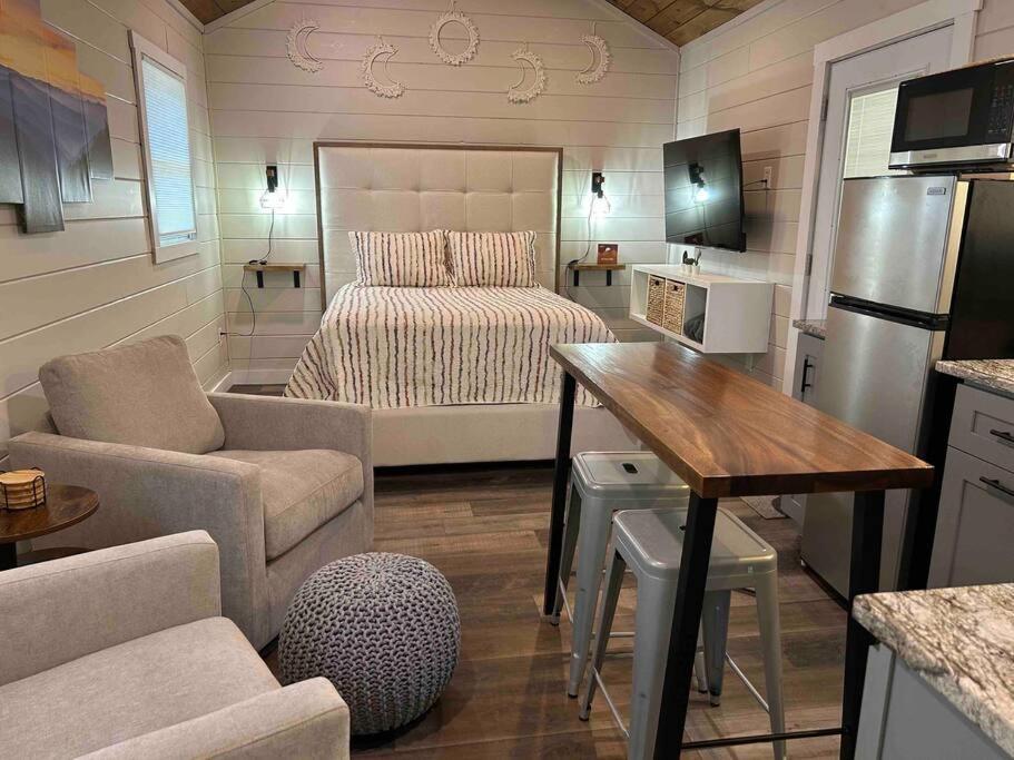 Blissful Nook Tiny Home ~ Cozy Retreat W/ Hot Tub; Near Town And Deep Creek Брайсън Сити Екстериор снимка